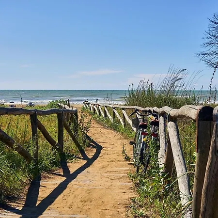 Bright And Functional Flat With Seaview Balcony Apartment Bibione