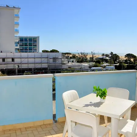 Bright And Functional Flat With Seaview Balcony Апартаменти *