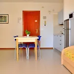 Bright And Functional Flat With Seaview Balcony Bibione