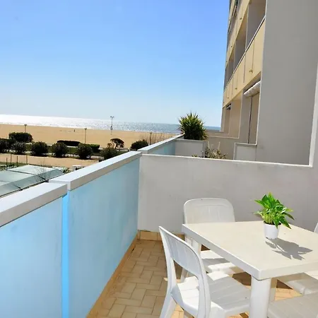 Bright And Functional Flat With Seaview Balcony *