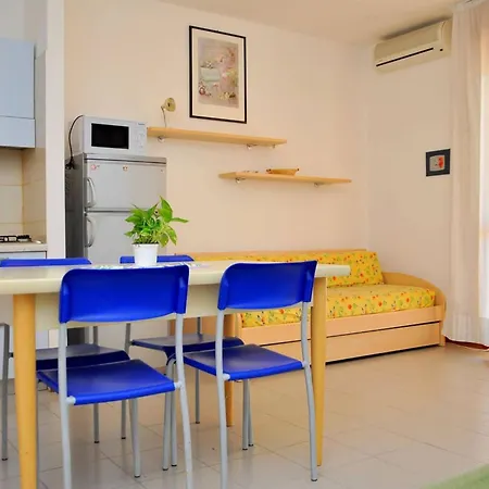 Bright And Functional Flat With Seaview Balcony شقة *