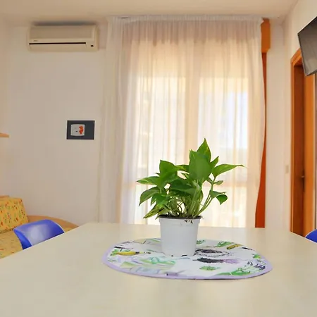 Bright And Functional Flat With Seaview Balcony * بيبيوني