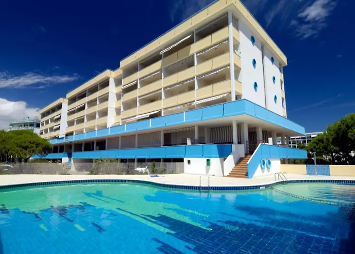 Bright And Functional Flat With Seaview Balcony